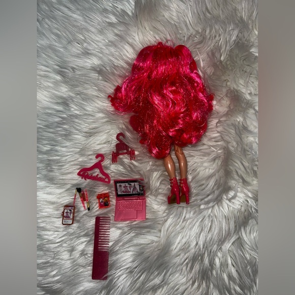 Rainbow High Priscilla Perez Doll - Picture 2 of 5